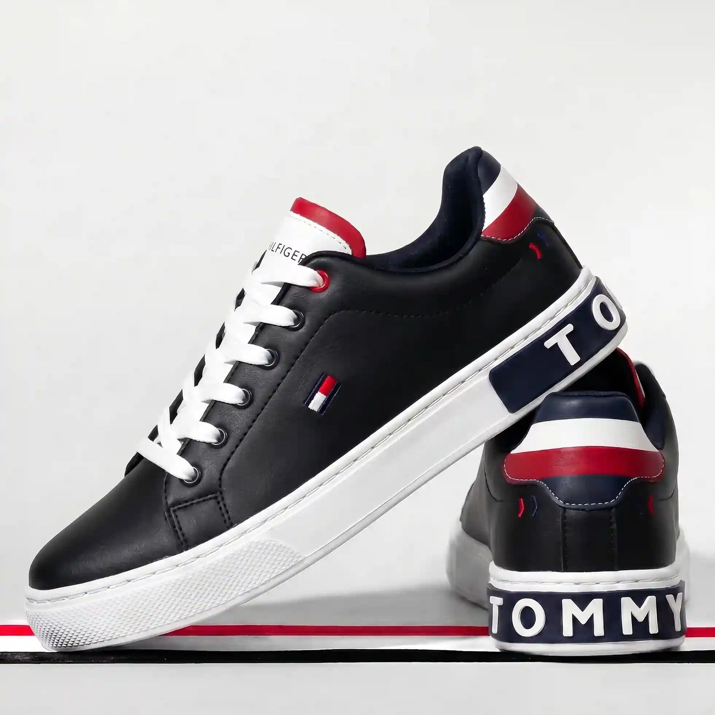 Tenis Tommy letras
